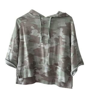 EUC SO Juniors Short Sleeve Green Camo Pullover Hoodie sz S